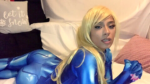 Valerie Ann dressed as Samus Aran gets pounded by an alien cock in hentai cosplay scene