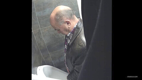 Old men public toilet, γκει παππους, gay pissing