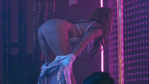 Jennifer Lopez se déshabille - HUSTLERS - moments forts, fessier, entrejambe, pole dance, jambes écartées, la séduisante JLo