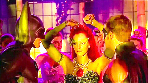Erotic Uma Thurman as Poison Ivy - A Hot Affair!