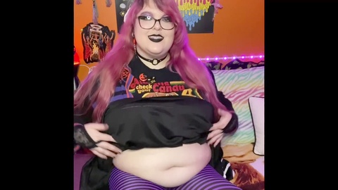 Emo BBW nympho with curves strips for your pleasure