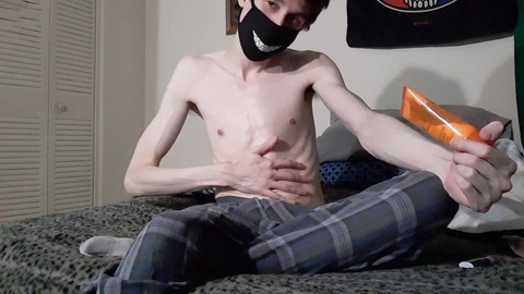 Fetichiste pieds et chaussettes, twink queer lean solo webcam, amateur