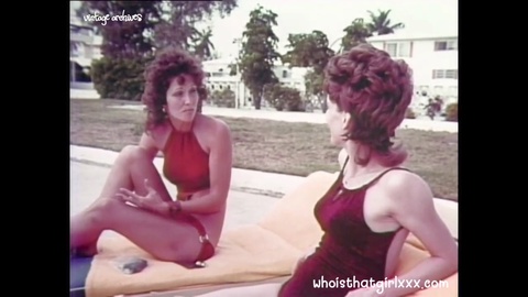 CLASSICO: Linda Lovelace stupisce con le sue abilità di deep-throating nel film del 1972 (Parte 1)