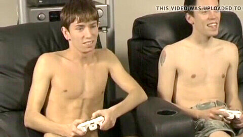 Inexperienced twink Jesse Jacobs gets dominated by gay hunk Austin Parker in bed