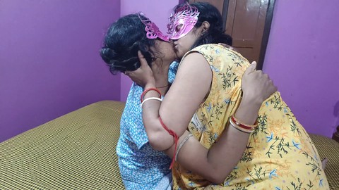 Mother and daughter lesbian pleasure session