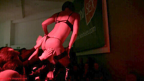 Stripper lapdance stage, masturbation auf der buehne, stage strip