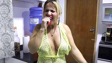Luxurious wife with a tongue-lashing, a feast for the senses!