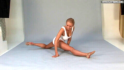 Unexperienced Russian blonde Vetrodueva shows off her standing spread and yoga skills