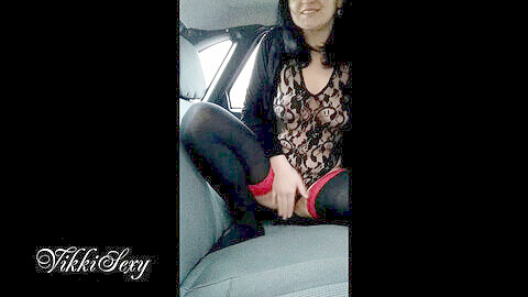 Sexy Girl VikkiSexy enjoys an exhilarating car webcam session