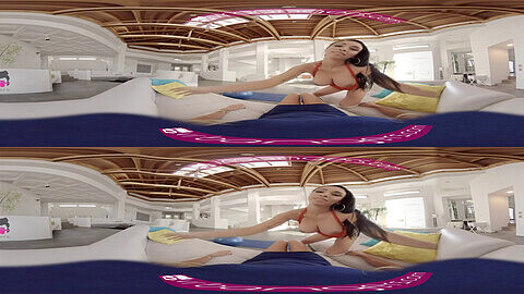 Porno in realtà virtuale - una curvy latina si fa desiderare e si dà piacere