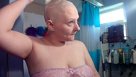 Chunky babe gets a smooth head shave with a razor