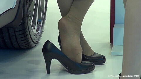 Chinese shoeplay candid, chinese pantyhose, public nylon legs