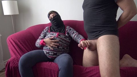 Moglie araba dal seno gigantesco rifiuta sesso per la procreazione con il marito egiziano