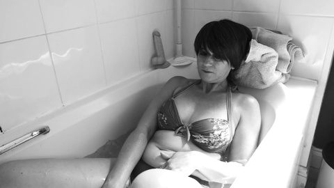 Hot Italian MILF heats up summer with steamy bathtub scene!
