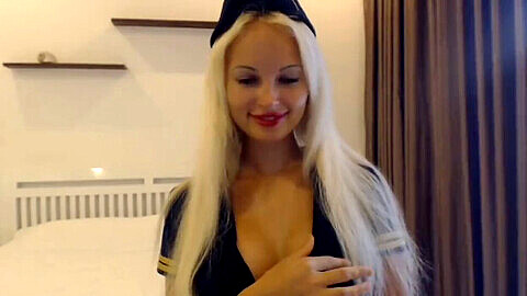 Show webcam privé #181 : La nymphe blonde taquine en HD avec son magnifique cul et son tchat sexy