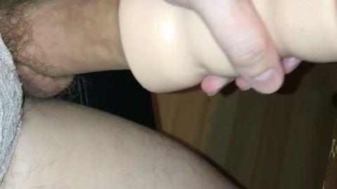 Derramando mi carga caliente en mi juguete sexual mientras hablo sucio sobre las bragas sucias de mi novia.