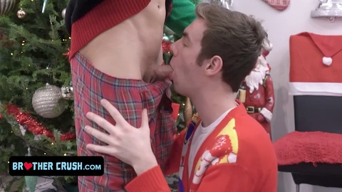 Horny stepbrother persuades straight boy to suck his cock for better Christmas presents