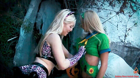 Lean, labia-licking, young-lesbians