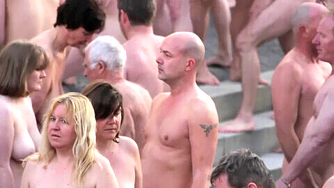 Nude ginnastica artistica, public group nude, real nude group