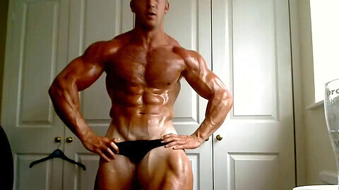 Huge bodybuilder flex, oiled musscle, black muscles gay