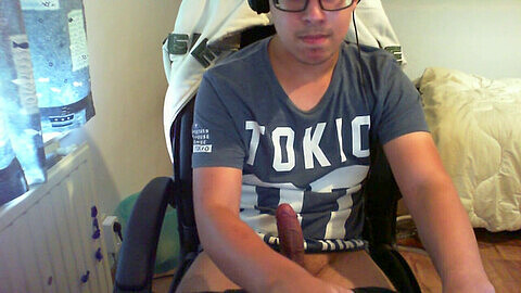 Sneak peek of a private cam show on Chaturbate featuring a young amateur guy jerking off in his boxers